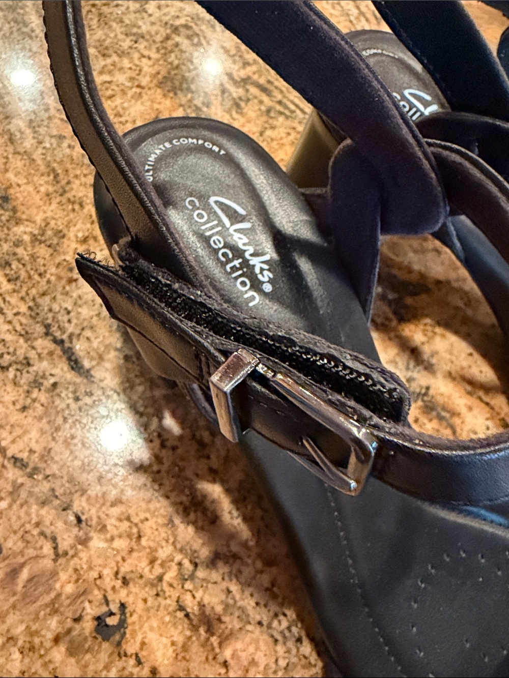 Clarks Black Open-Toe Ankle-Strap Sandals Size 9 - Picture 6 of 6
